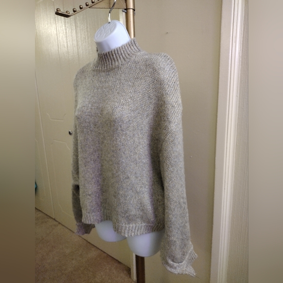 BB Dakota Steve Madden Long Sleeve Sweater - Picture 2 of 9